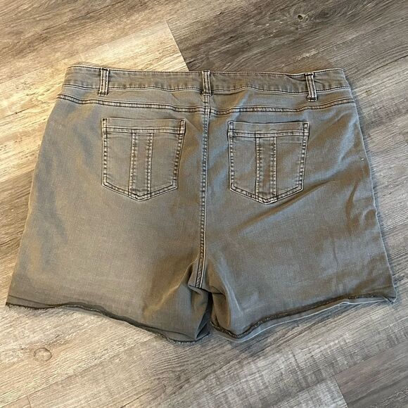 Stitch Star midrise short size 22 - Picture 2 of 4